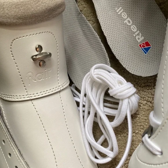 NEW IN BOX Riedell | Flair 910 Ice Skates Size 4 with Eclipse Astra 9 1/4” Blade - Picture 13 of 17